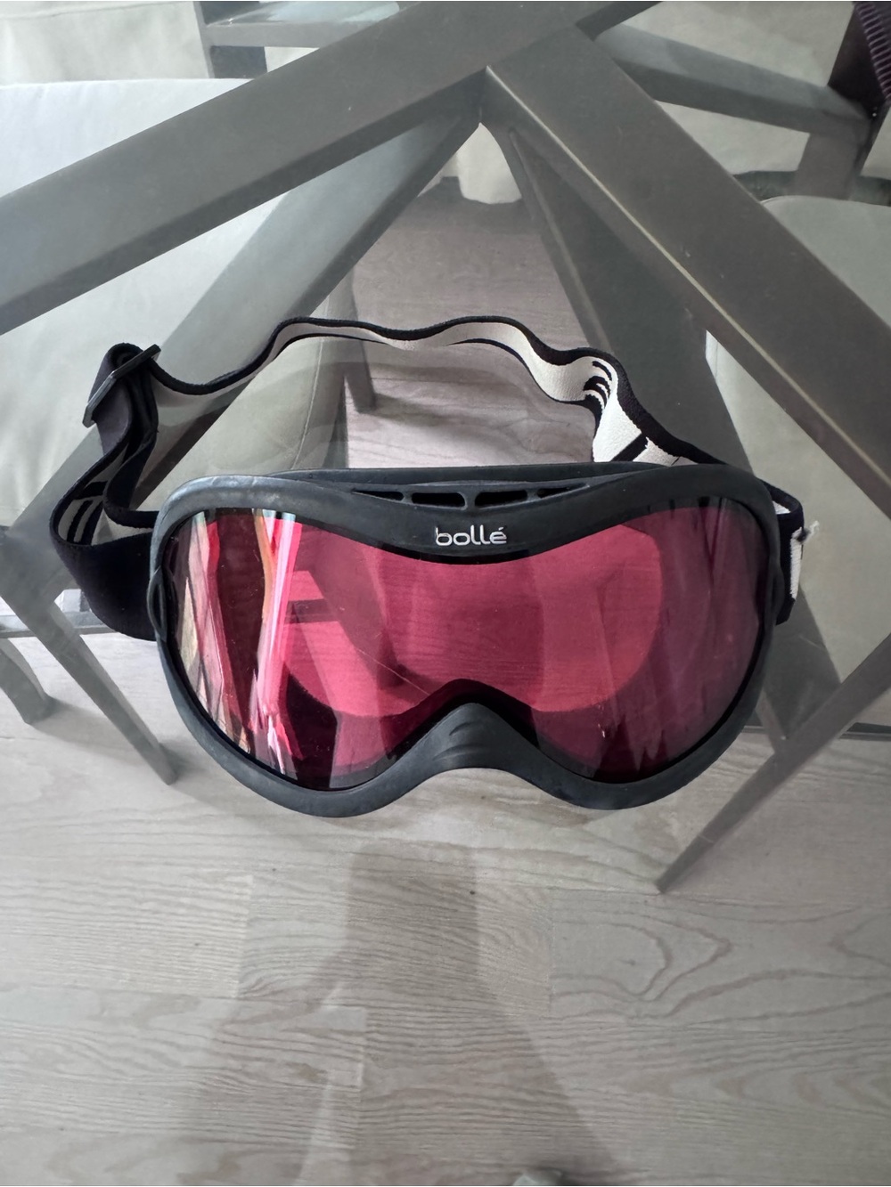 bolle Ski/Snow Goggles with Pink Lens and Black Frame
